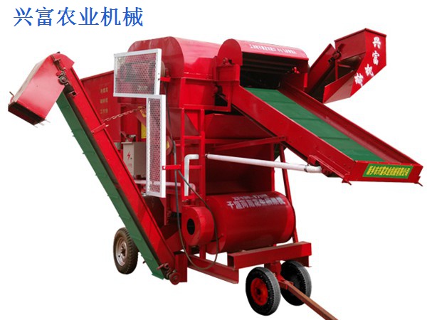 新型花生摘果机奔向市场