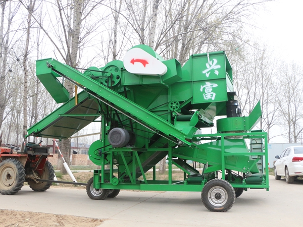 2022年大型花生摘果机